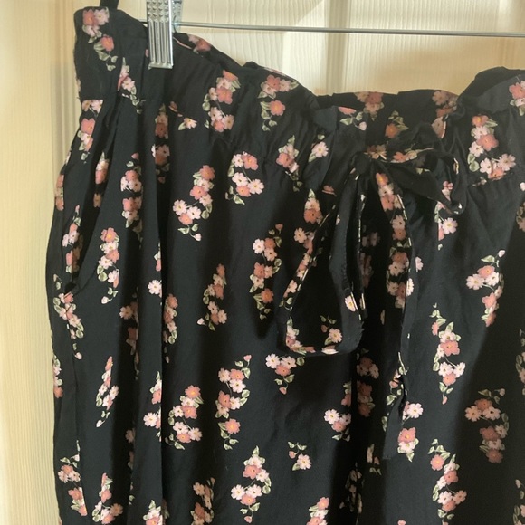 Melrose and Market Floral Black Ruffle Pants Size X-Large - Picture 7 of 14